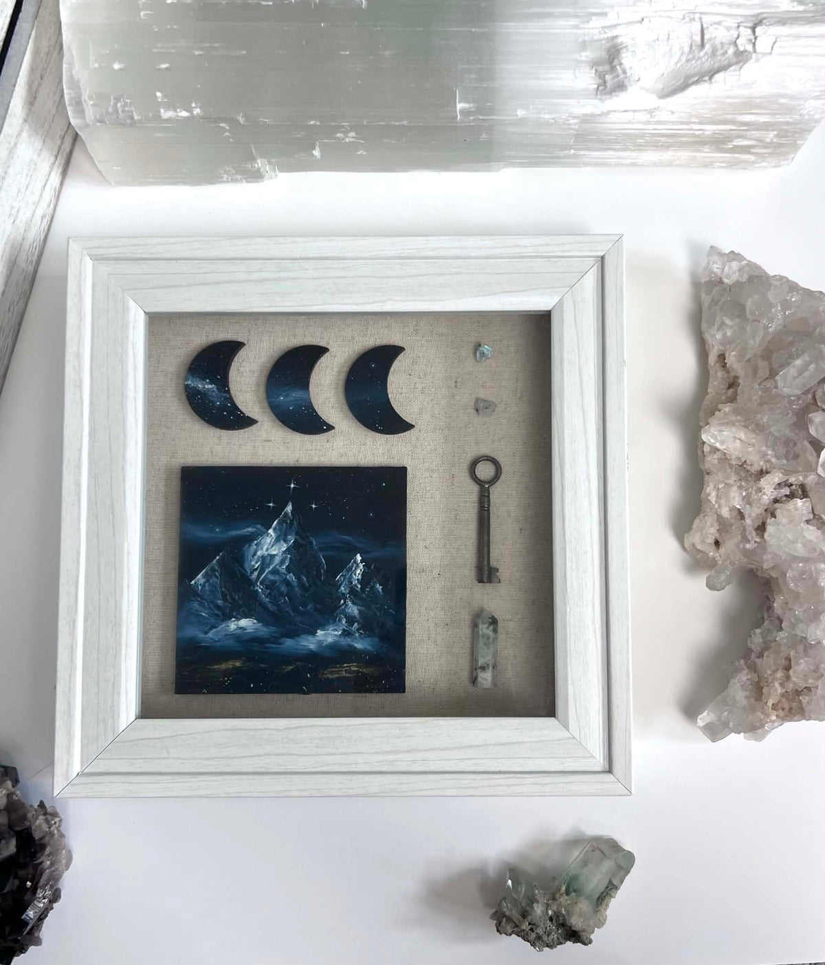 Velaris Frame of Curiosities No 2