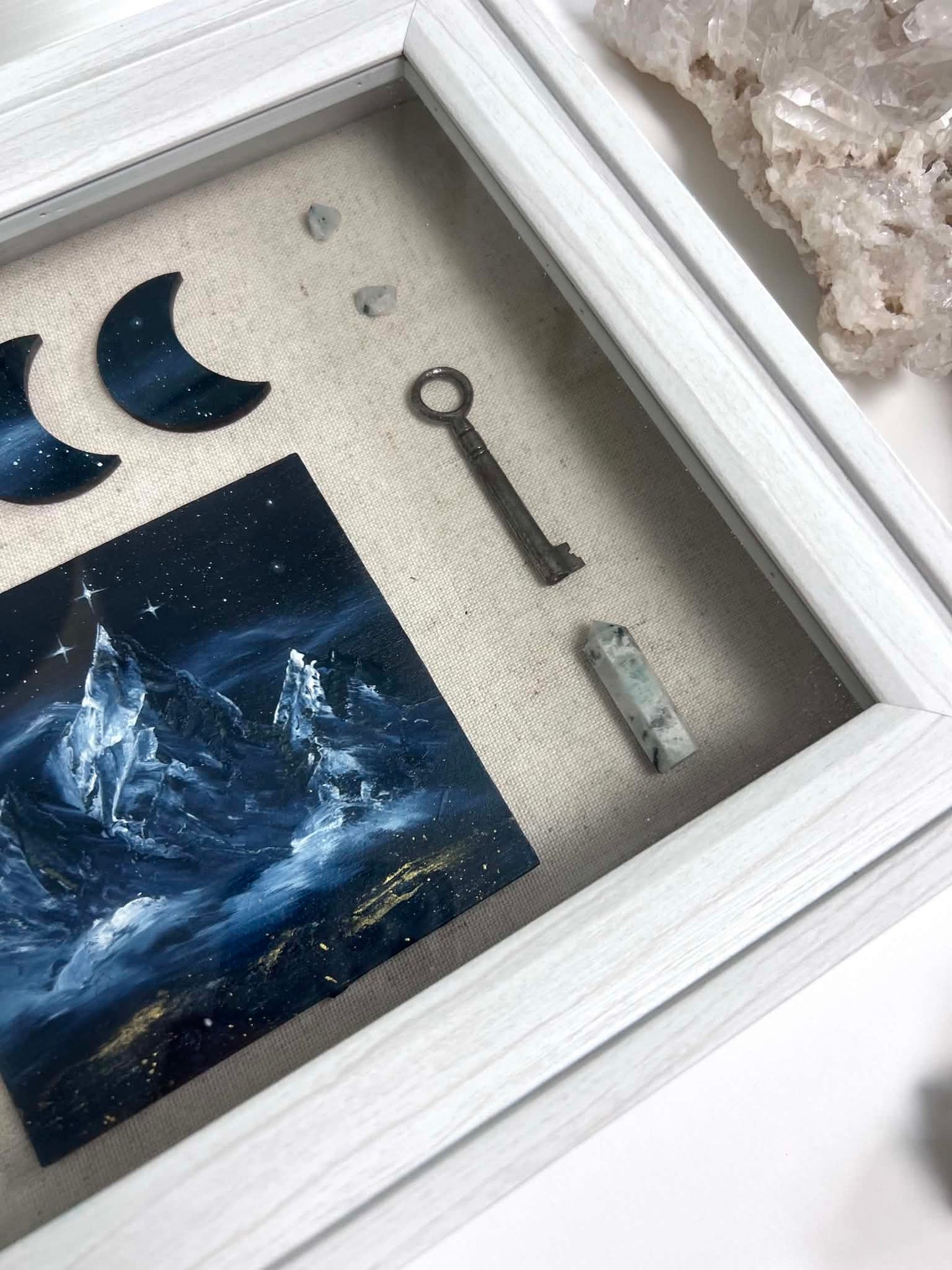 Velaris Frame of Curiosities No 2