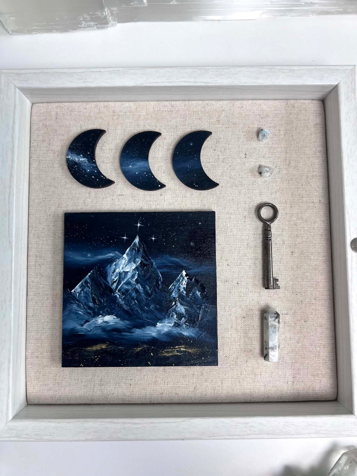 Velaris Frame of Curiosities No 2