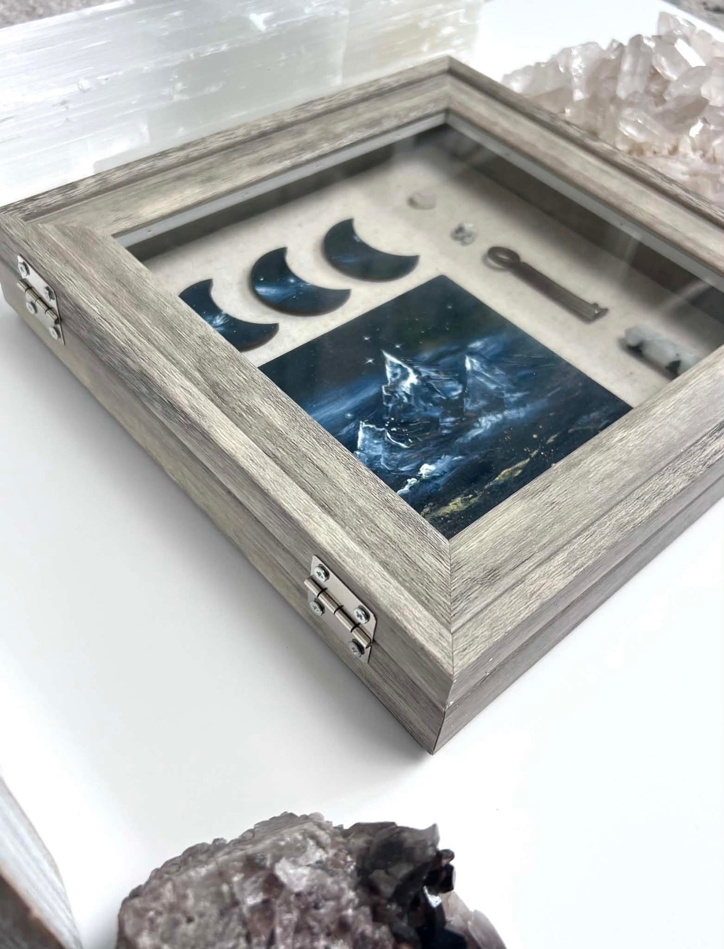 Velaris Frame of Curiosities No 1