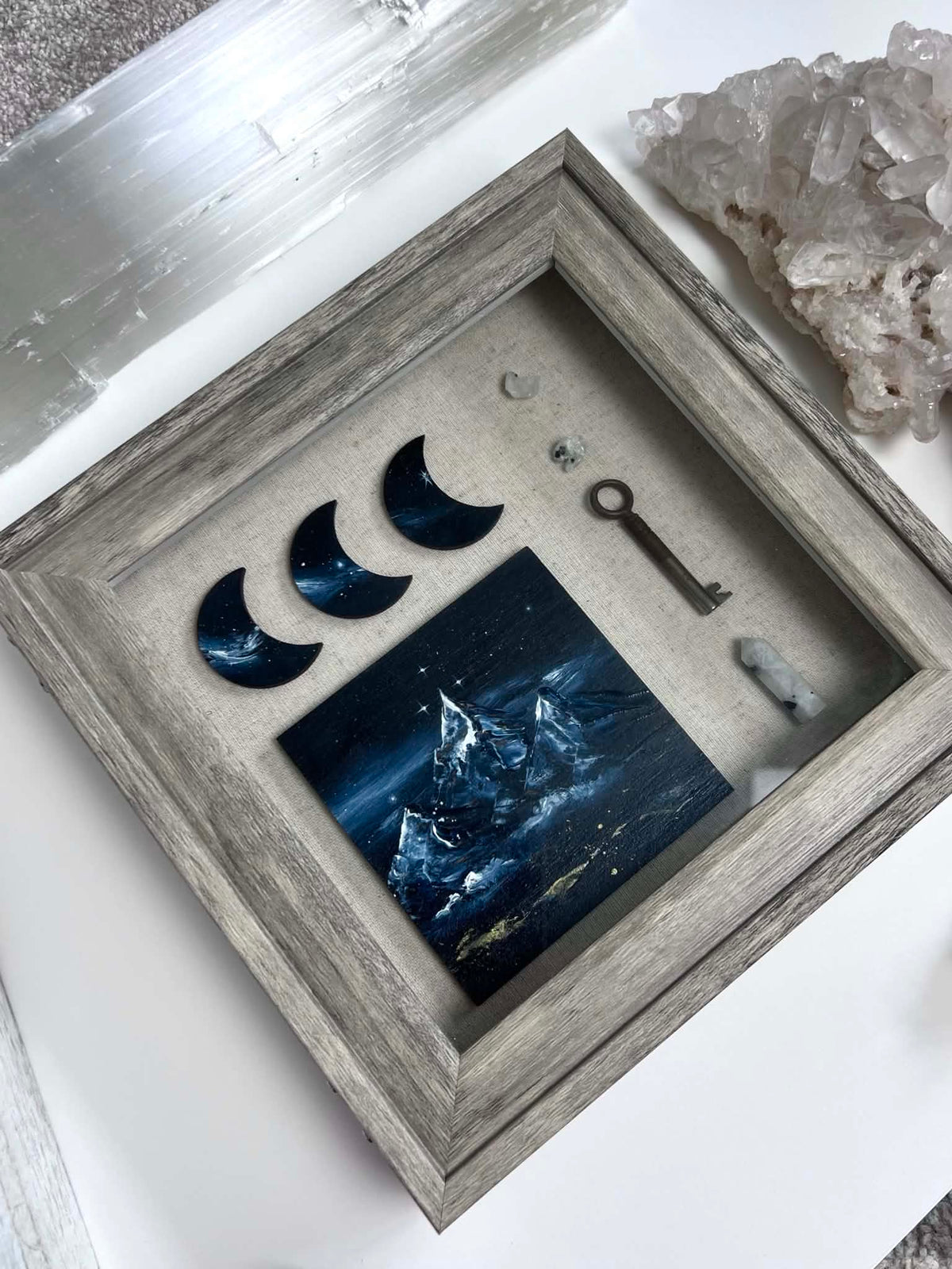 Velaris Frame of Curiosities No 1
