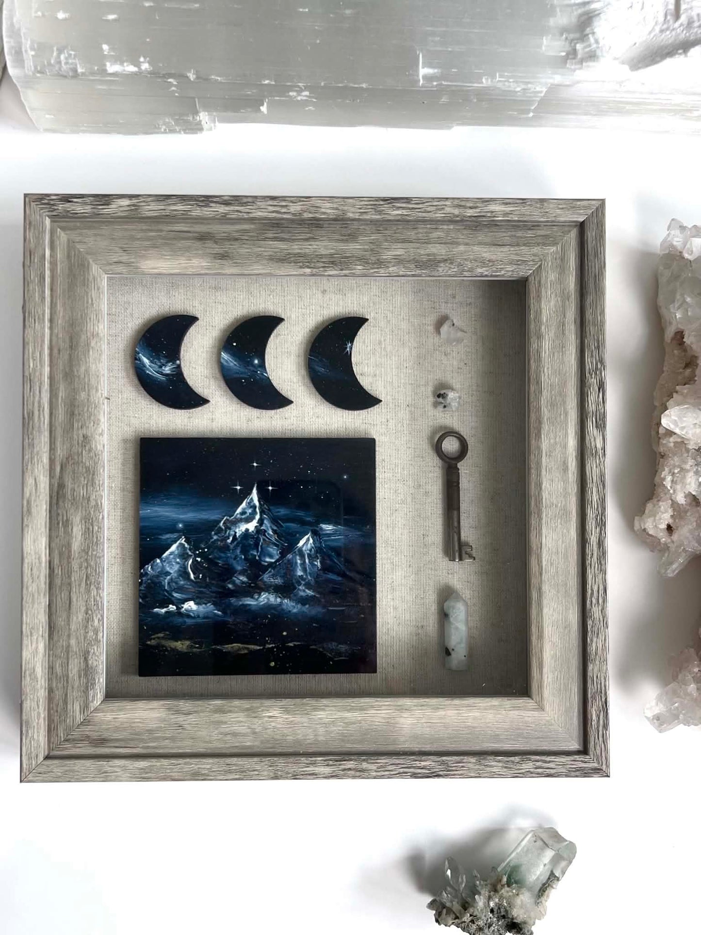 Velaris Frame of Curiosities No 1